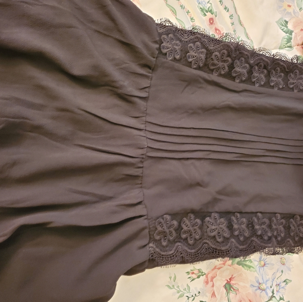 Sleeveless Top - Picture 4 of 4